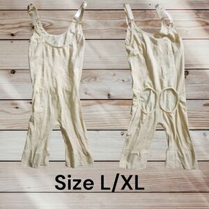 Cream Ribbed "Booty POPing" Bodysuit